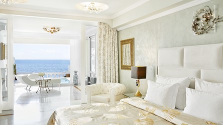 1452_Honeymoon Executive Pool Suite.jpg